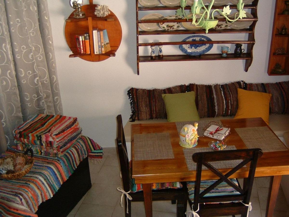 Yiayia'S Home Chalki Town Екстер'єр фото