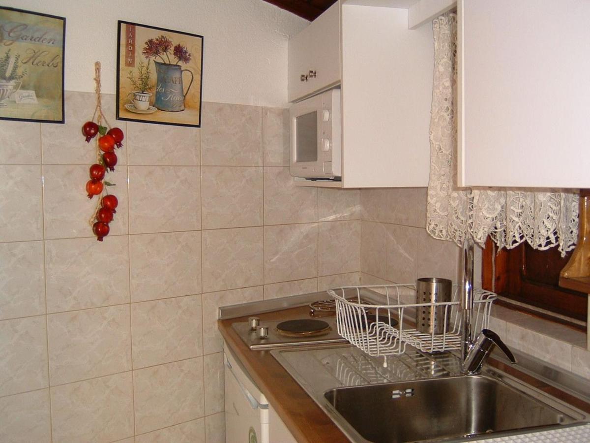 Yiayia'S Home Chalki Town Екстер'єр фото