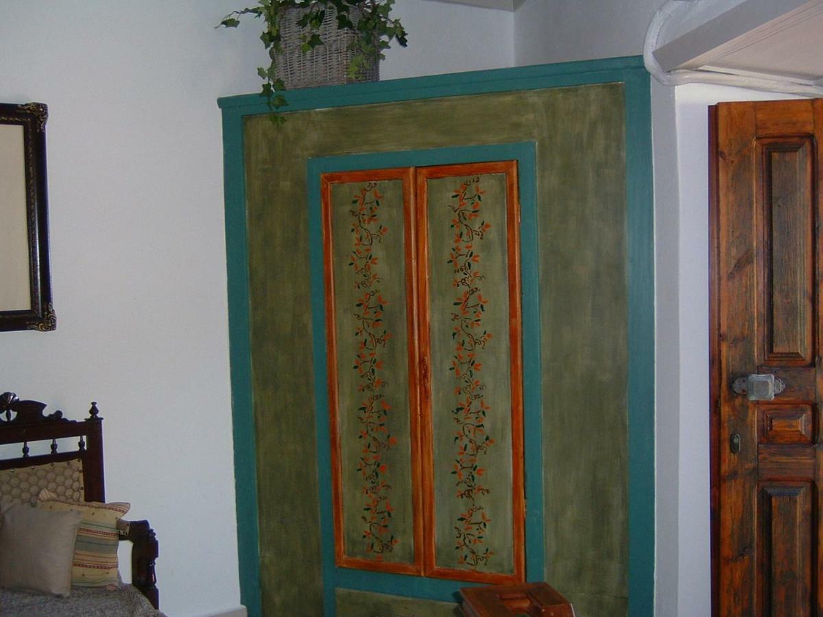 Yiayia'S Home Chalki Town Екстер'єр фото